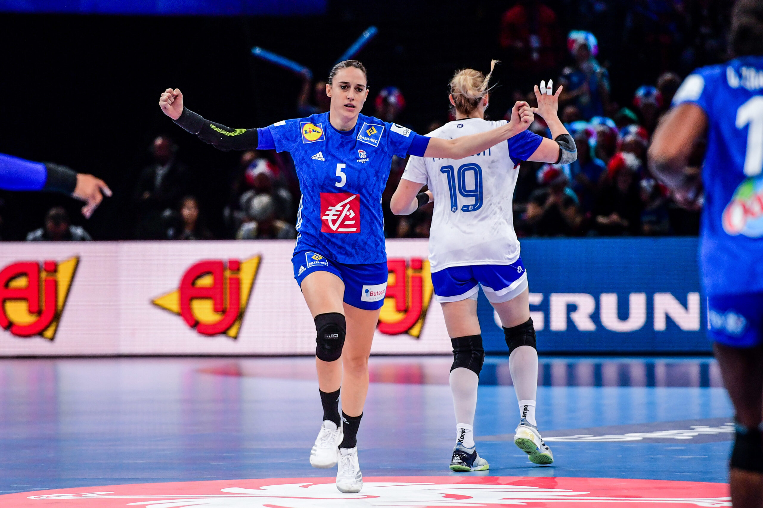 Handmag Fir Camille Ayglon Saurina Se Tient Pr Te Ffhandball