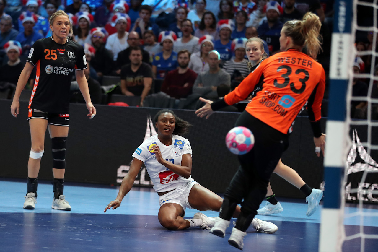 Edf F Ehf Euro Les Bleues Tiennent Leur Finale Ffhandball