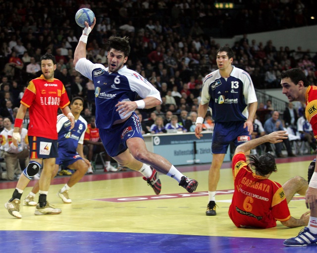 Encha ner les actions motrices au poste de pivot FFHandball